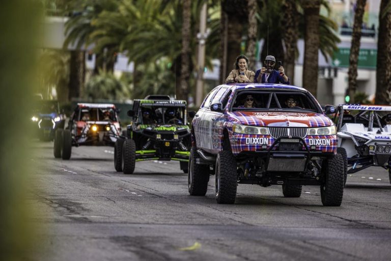 4×4 THE MINT 400 Las Vegas strip parade big report, gallery, entries