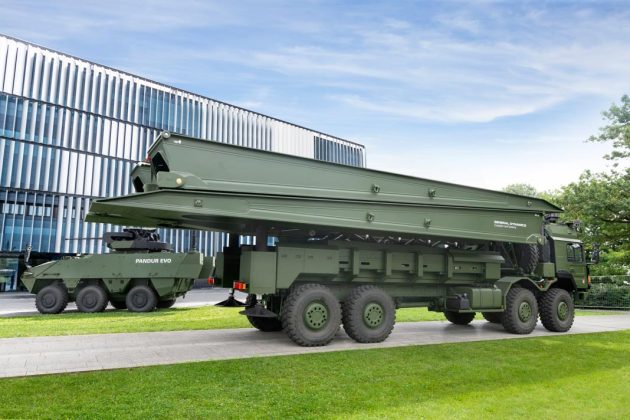 TRUCKS: HX 8×8 ANACONDA – tactical bridge-laying system / Taktischer ...