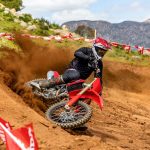 25 Honda CRF250R_action_11-3