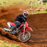 25 Honda CRF250R_action_19-11