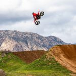 25 Honda CRF450R_action_14-52
