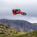 25 Honda CRF450R_action_15-53