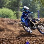2025_YAM_YZ250LCSV_EU_YB_ACT_001_03_preview-51
