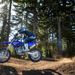 2025_YAM_YZ250LC_EU_DPBSE_ACT_003_03_preview-46