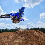 2026-Yamaha-YZ450F-EU-Icon_Blue-Action-002-03-9