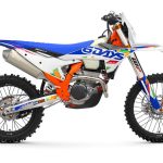 675031_MY26-KTM-250-EXC-F-6DAYS-90-right_KTM EXC 6DAYS_STUDIO-3