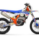 675037_MY26-KTM-350-EXC-F-6DAYS-90-right_KTM EXC 6DAYS_STUDIO-6