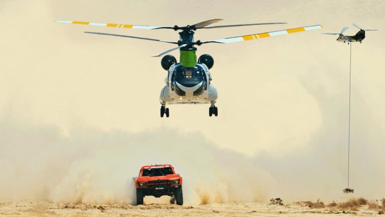🇺🇸  PICKING UP TROPHY TRUCK WITH A CHINOOK AND DROPPING IT TO SEE IF IT BREAKS